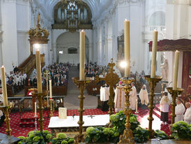 Diakonenweihe im Fuldaer Dom (Foto: Karl-Franz Thiede)